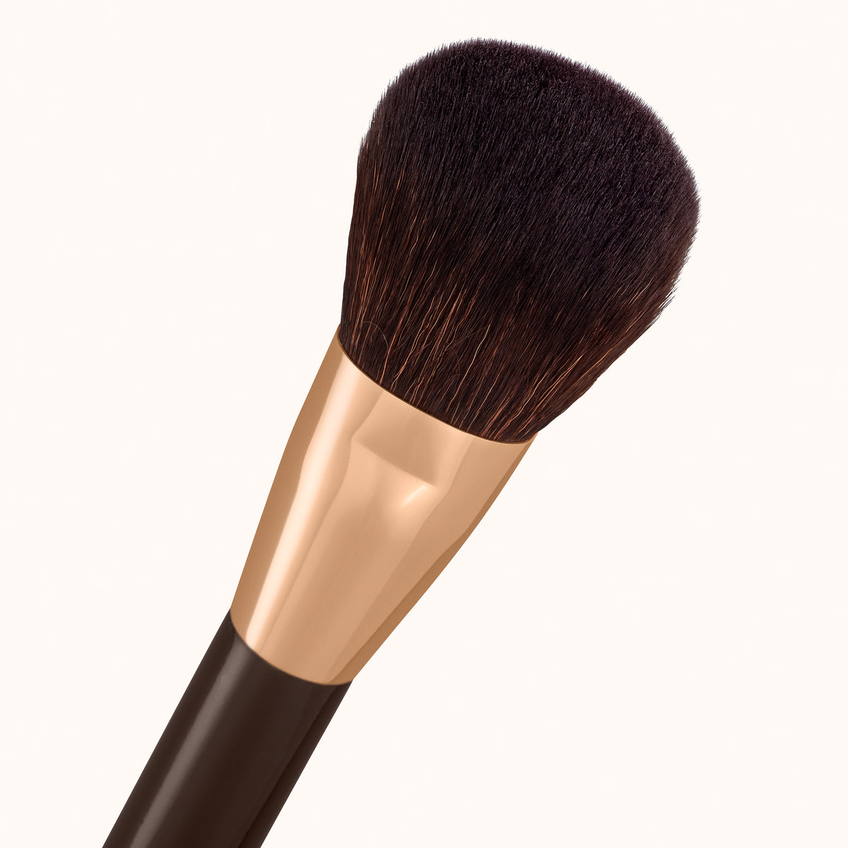 INGLOT Feather Luxe Soft Focus Complexion Brush 202